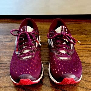 Brooks Glycerin 16 running shoe, women’s size 8